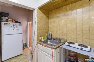 305 Clifton Ave, Newark, NJ 07104 - Photo 27