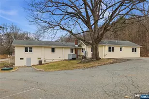 240 Longhouse Dr, West Milford, NJ 07421 - Photo 45