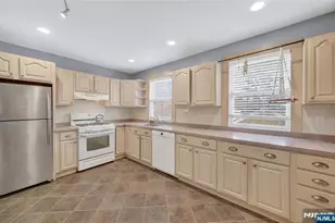 10 Brookside Ave, Hawthorne, NJ 07506 - Photo 9