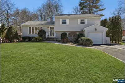 6 Knollwood Drive, Livingston, NJ 07039 - Photo 1