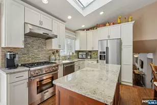 6 Knollwood Dr, Livingston, NJ 07039 - Photo 3