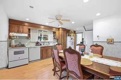 160 Barnert Avenue, Totowa, NJ 07512 - Photo 9