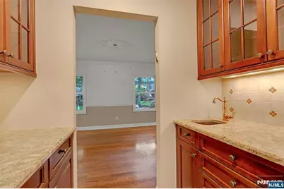 506 Sunderland Road, Teaneck Township, NJ 07666 - Photo 13