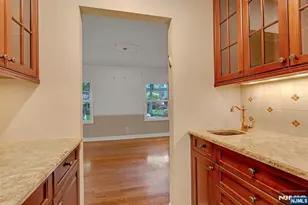 506 Sunderland Rd, Teaneck Township, NJ 07666 - Photo 13