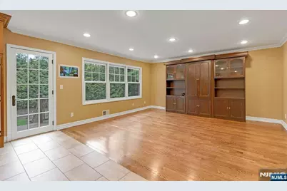 506 Sunderland Road, Teaneck Township, NJ 07666 - Photo 7