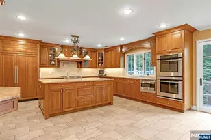 506 Sunderland Rd, Teaneck Township, NJ 07666 - Photo 11