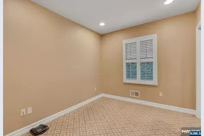 506 Sunderland Road, Teaneck Township, NJ 07666 - Photo 21