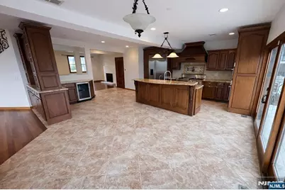 416 Oncrest Terrace, Cliffside Park, NJ 07010 - Photo 7