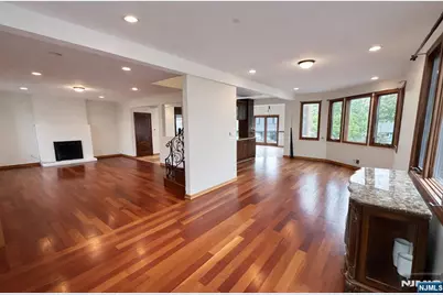 416 Oncrest Terrace, Cliffside Park, NJ 07010 - Photo 5