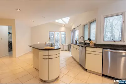 22 Post Lane, Livingston, NJ 07039 - Photo 13