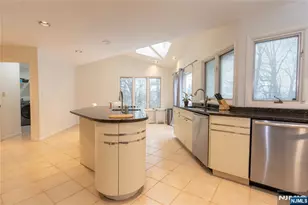 22 Post Ln, Livingston, NJ 07039 - Photo 13