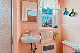 476 Greenway Dr, Leonia, NJ 07605 - Photo 9