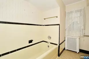 669 Ramapo Rd, Teaneck Township, NJ 07666 - Photo 25