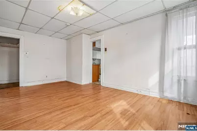 68 Chestnut Street, Montclair, NJ 07042 - Photo 11