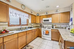 297 Kinney St, Newark, NJ 07105 - Photo 17