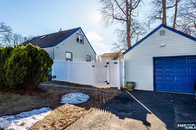 175 Hillside Avenue, Bergenfield, NJ 07621 - Photo 23