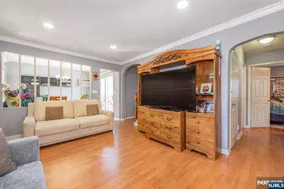 175 Hillside Avenue, Bergenfield, NJ 07621 - Photo 5