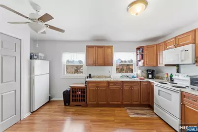60 Belleview Avenue, Butler, NJ 07405 - Photo 31