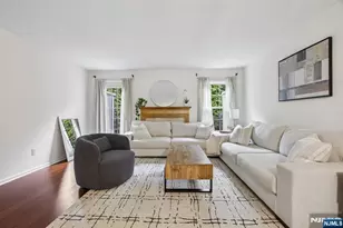 653 Richmond Ct, Ramsey, NJ 07446 - Photo 5