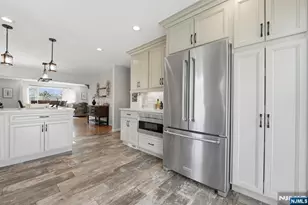 22 Elizabeth Ct, Bloomfield, NJ 07003 - Photo 9