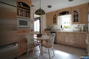 19 Berkeley Terrace, Livingston, NJ 07039 - Photo 7