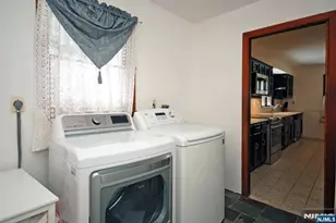 28 Overlook Rd, Little Falls Township, NJ 07424 - Photo 13