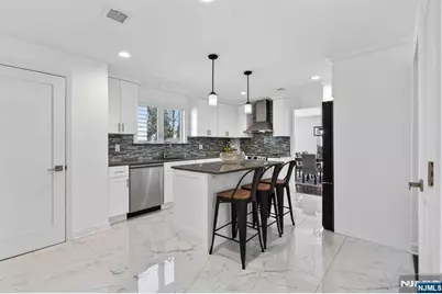 46 Elmwood Place, Millburn, NJ 07078 - Photo 11