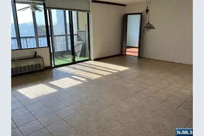 300 Winston Drive 502 #502, Cliffside Park, NJ 07010 - Photo 3