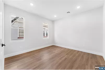 977 Sanford Avenue, Irvington, NJ 07111 - Photo 5