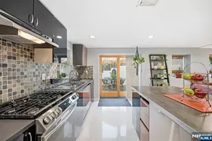 800 Delalla Terrace, Ridgefield, NJ 07657 - Photo 17