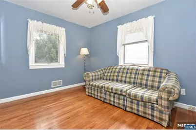 16 Wilson Terrace, Waldwick, NJ 07463 - Photo 9