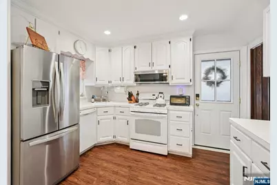 2 White Oak Lane, Wayne, NJ 07470 - Photo 11