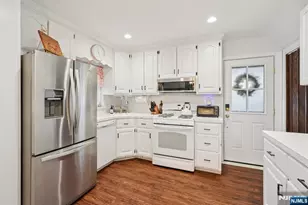 2 White Oak Ln, Wayne, NJ 07470 - Photo 11