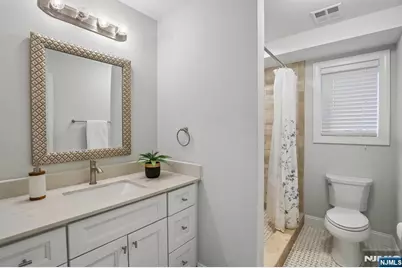 10 Glen Street, Cliffside Park, NJ 07010 - Photo 31
