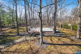 17 Brentwood Dr, North Caldwell, NJ 07006 - Photo 9