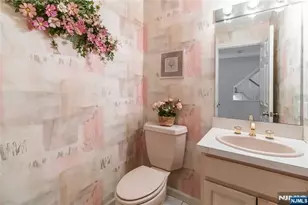 30 Jordan Dr, River Edge, NJ 07661 - Photo 9