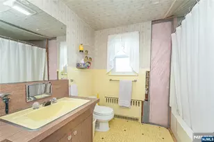 63 Chestnut Dr, Wayne, NJ 07470 - Photo 19