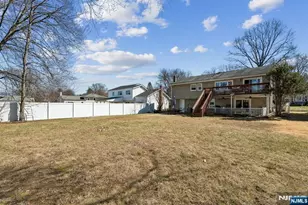 36 Williamsburg Dr, Roseland, NJ 07068 - Photo 25