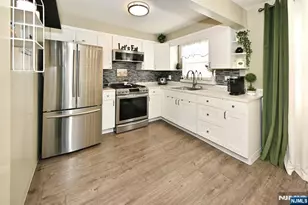 483 Colonial Terrace 9, Hackensack, NJ 07601 - Photo 9