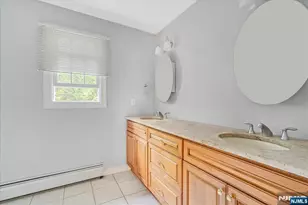 240 Ottowa Ln, Franklin Lakes, NJ 07417 - Photo 15