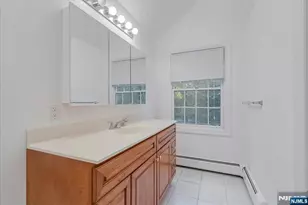 240 Ottowa Ln, Franklin Lakes, NJ 07417 - Photo 17