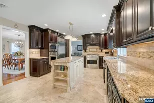 35 Malcolm Pl, Mahwah, NJ 07430 - Photo 9