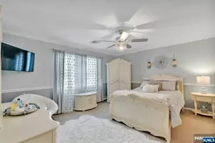 35 Malcolm Pl, Mahwah, NJ 07430 - Photo 23