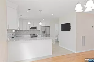 902 Spruce St, Roselle, NJ 07203 - Photo 3