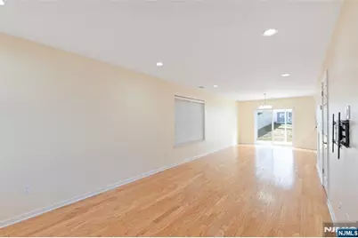 902 Spruce Street, Roselle, NJ 07203 - Photo 7