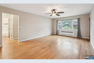 397 Oak Street, Ridgefield, NJ 07657 - Photo 5