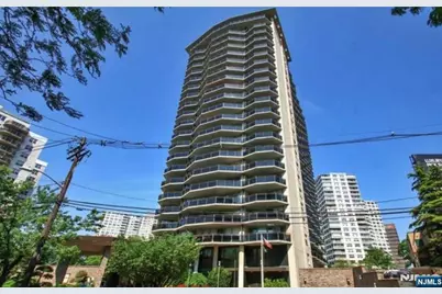 2077 Center Avenue 20J #20J, Fort Lee, NJ 07024 - Photo 1