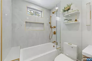 609 Wyndham Rd, Teaneck Township, NJ 07666 - Photo 23