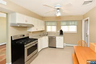 140 Manhattan Ave, Waldwick, NJ 07463 - Photo 7