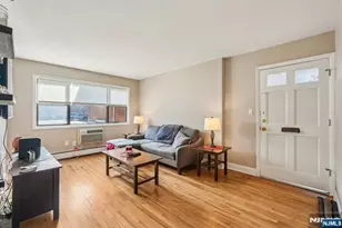 21 Colonial Dr 211, Little Falls Township, NJ 07424 - Photo 5